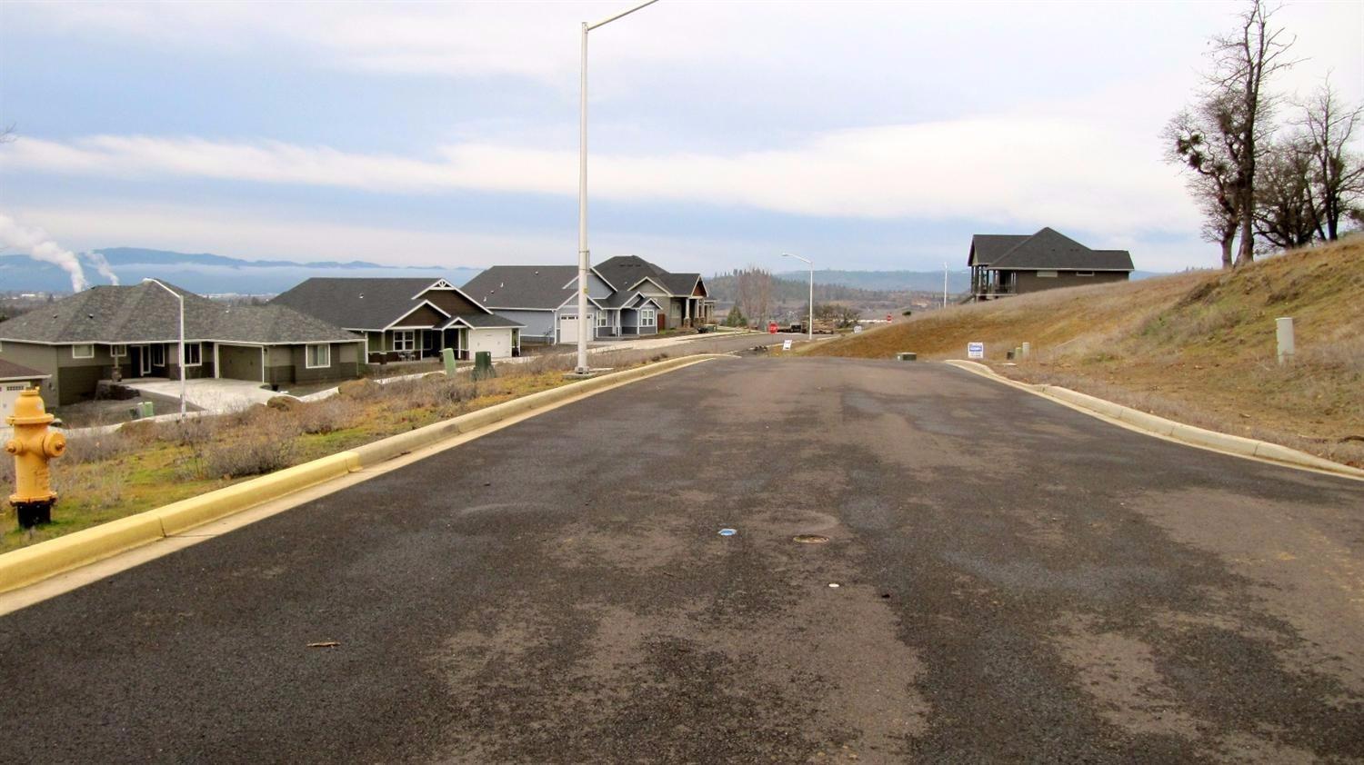 1053 Azure Way Eagle Point, OR 97524 - Photo 4 of 8 Street View
