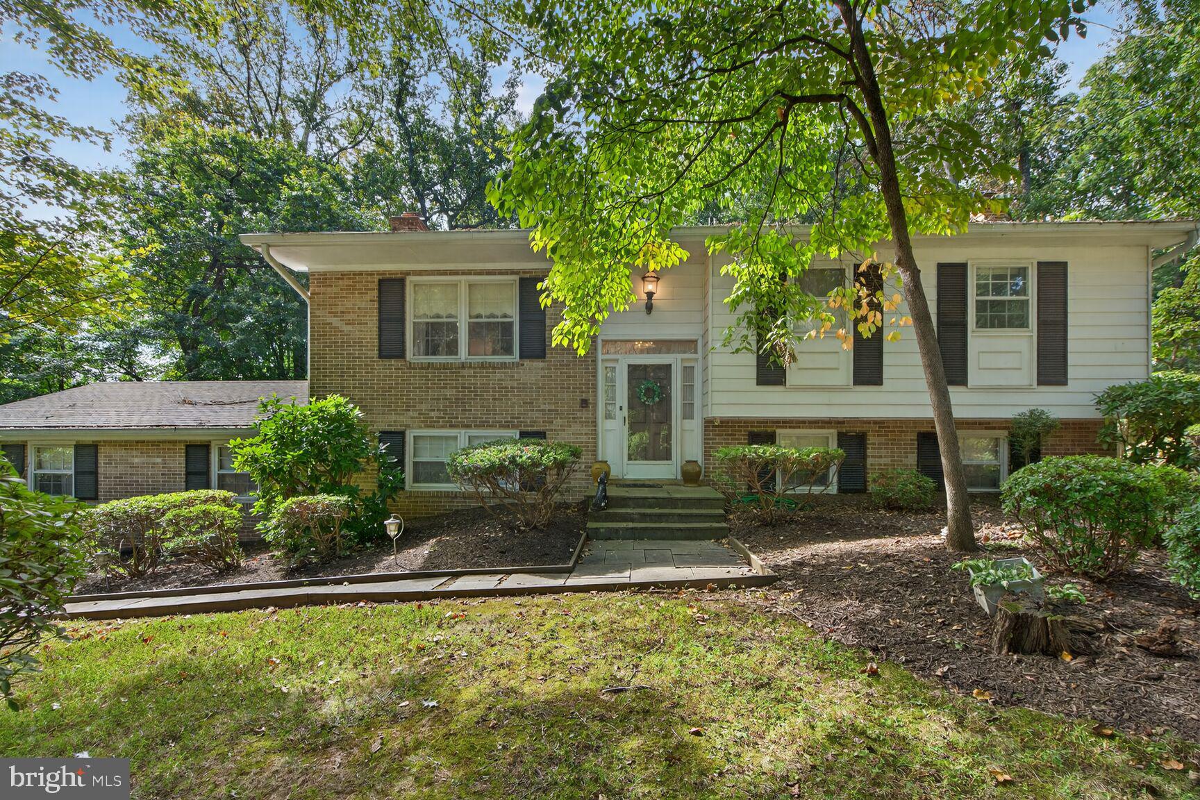 12407 Caisson Road Fairfax, VA 22030 - Photo 3 of 30 Gallery Image 3
