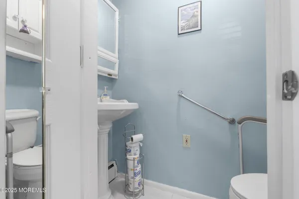 $795,000 | 742 West Commodore Boulevard, Jackson, NJ 08527