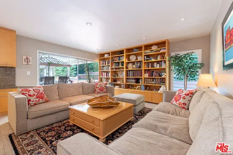 $2,995,000 | 16617 Park Ln Circle, Los Angeles, CA 90049
