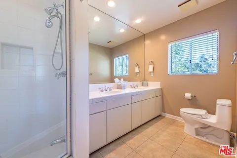 $2,995,000 | 16617 Park Ln Circle, Los Angeles, CA 90049