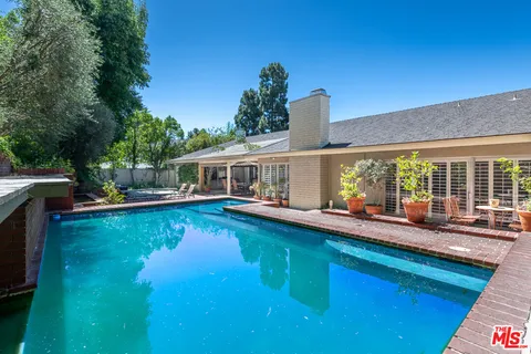 $2,995,000 | 16617 Park Ln Circle, Los Angeles, CA 90049