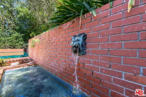 $2,995,000 | 16617 Park Ln Circle, Los Angeles, CA 90049