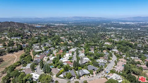 $2,995,000 | 16617 Park Ln Circle, Los Angeles, CA 90049