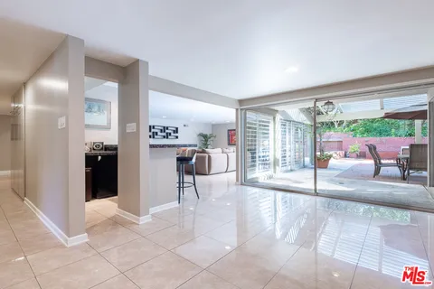 $2,995,000 | 16617 Park Ln Circle, Los Angeles, CA 90049