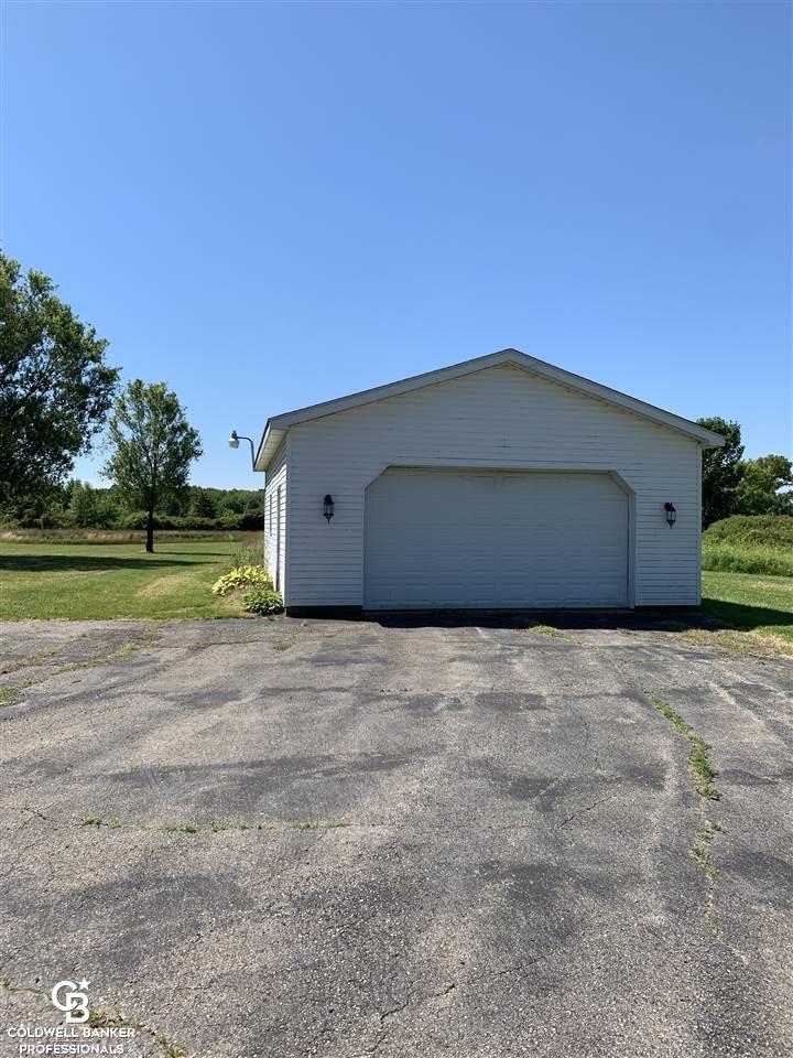 9157 Rynn Road Avoca, MI 48006 - Photo 35 of 47 31387309-34.JPG