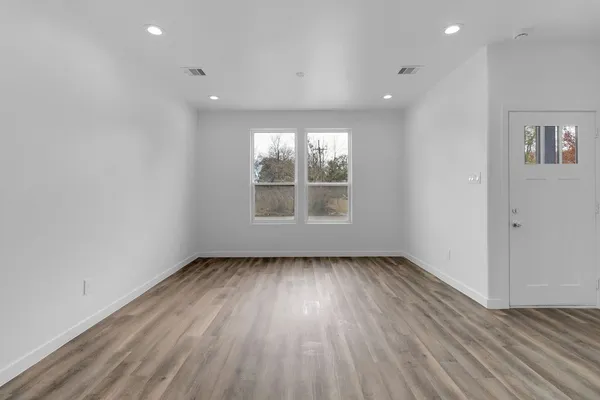 $1,500 | 106 Runnels Street, Willis, TX 77378