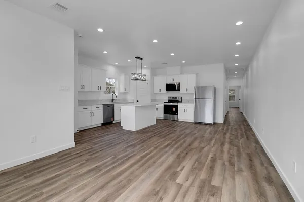 $1,500 | 106 Runnels Street, Willis, TX 77378