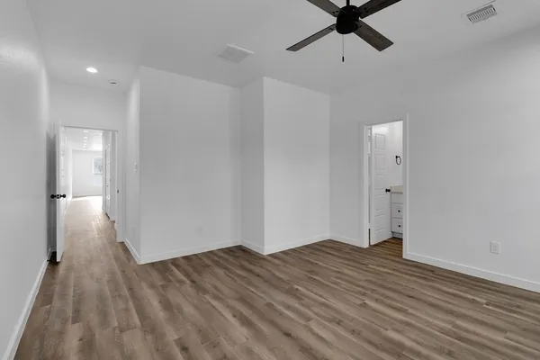 $1,500 | 106 Runnels Street, Willis, TX 77378