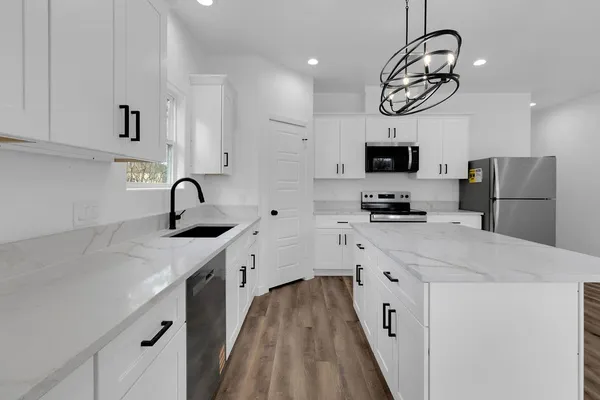 $1,500 | 106 Runnels Street, Willis, TX 77378