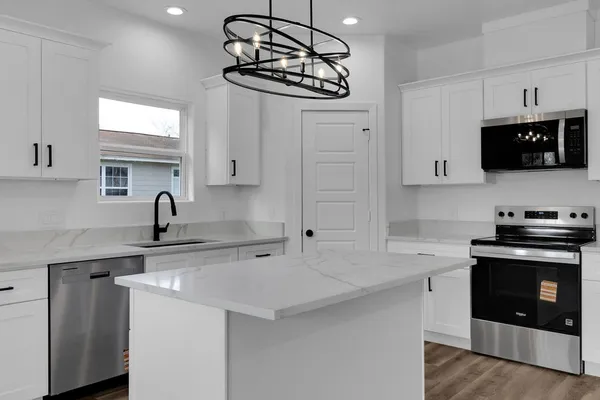 $1,500 | 106 Runnels Street, Willis, TX 77378