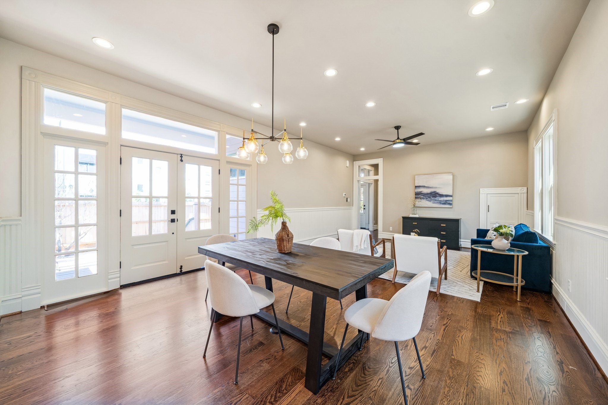 1521 Ovid Street Houston, TX 77007 - Photo 9 of 44 Current dining table seats 4-6, but plenty of room for a larger table!