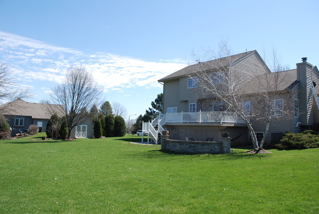 1414 Elm Street Spring Grove, IL 60081 - Photo 4 of 24 Gallery Image 4