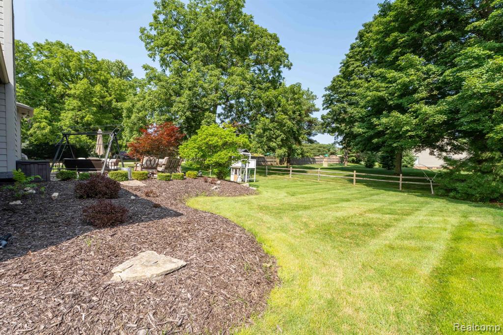 1003 Bembridge Drive Rochester Hills, MI 48307 - Photo 44 of 57