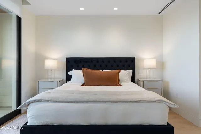 $20,000 | 6587 North Palmeraie Boulevard, Unit 2015, Paradise Valley, AZ 85253