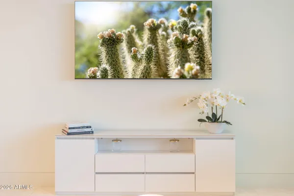 $18,000 | 6587 North Palmeraie Boulevard, Unit 2015, Paradise Valley, AZ 85253