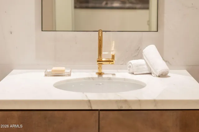 $20,000 | 6587 North Palmeraie Boulevard, Unit 2015, Paradise Valley, AZ 85253