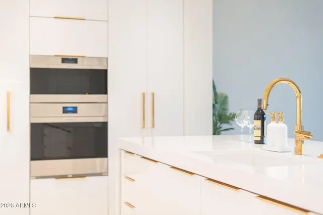 $20,000 | 6587 North Palmeraie Boulevard, Unit 2015, Paradise Valley, AZ 85253