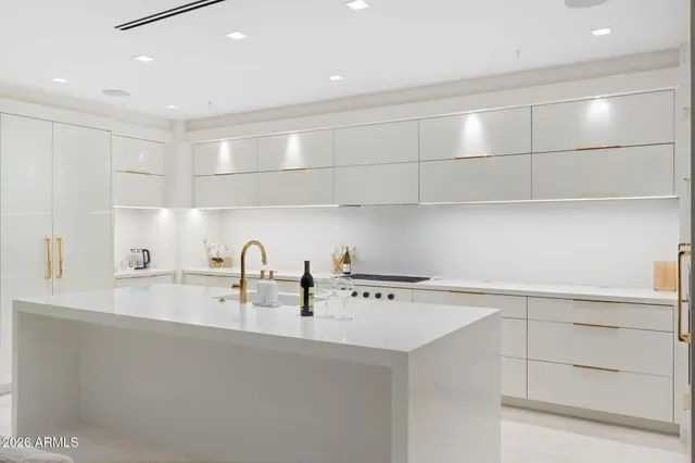 $20,000 | 6587 North Palmeraie Boulevard, Unit 2015, Paradise Valley, AZ 85253