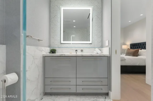 $20,000 | 6587 North Palmeraie Boulevard, Unit 2015, Paradise Valley, AZ 85253