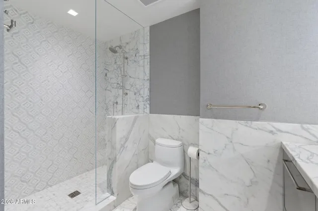 $20,000 | 6587 North Palmeraie Boulevard, Unit 2015, Paradise Valley, AZ 85253