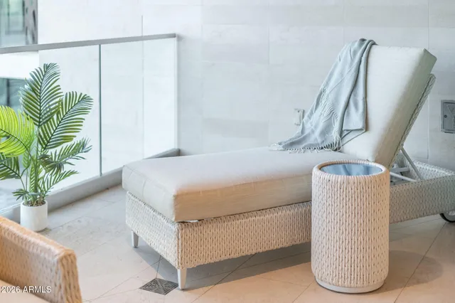 $20,000 | 6587 North Palmeraie Boulevard, Unit 2015, Paradise Valley, AZ 85253