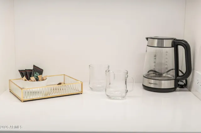 $20,000 | 6587 North Palmeraie Boulevard, Unit 2015, Paradise Valley, AZ 85253