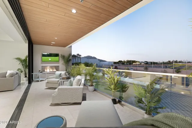 $20,000 | 6587 North Palmeraie Boulevard, Unit 2015, Paradise Valley, AZ 85253