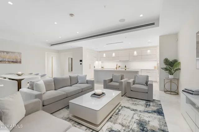 $20,000 | 6587 North Palmeraie Boulevard, Unit 2015, Paradise Valley, AZ 85253