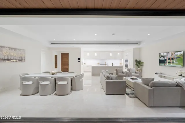 $20,000 | 6587 North Palmeraie Boulevard, Unit 2015, Paradise Valley, AZ 85253