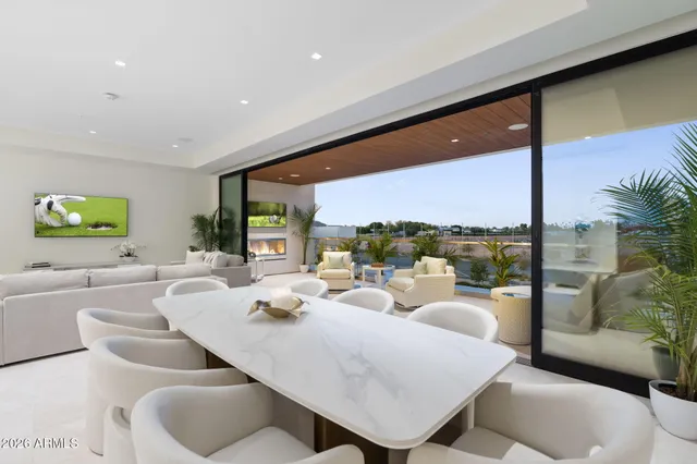 $20,000 | 6587 North Palmeraie Boulevard, Unit 2015, Paradise Valley, AZ 85253