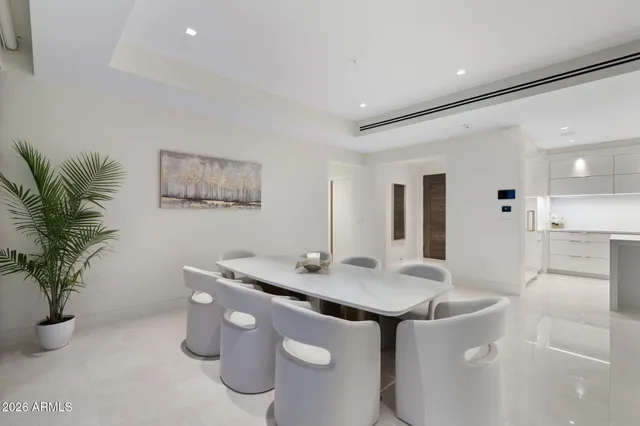 $20,000 | 6587 North Palmeraie Boulevard, Unit 2015, Paradise Valley, AZ 85253