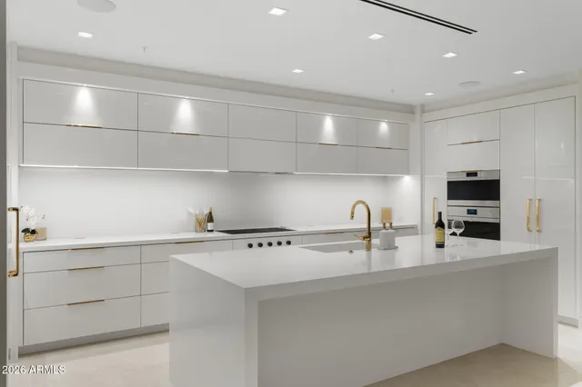 $20,000 | 6587 North Palmeraie Boulevard, Unit 2015, Paradise Valley, AZ 85253