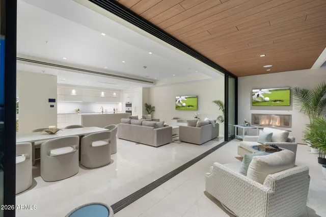 $20,000 | 6587 North Palmeraie Boulevard, Unit 2015, Paradise Valley, AZ 85253