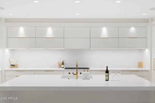 $18,000 | 6587 North Palmeraie Boulevard, Unit 2015, Paradise Valley, AZ 85253