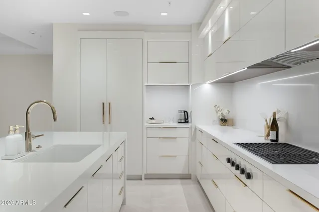 $20,000 | 6587 North Palmeraie Boulevard, Unit 2015, Paradise Valley, AZ 85253