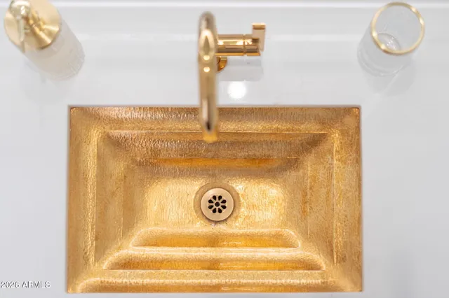 $20,000 | 6587 North Palmeraie Boulevard, Unit 2015, Paradise Valley, AZ 85253