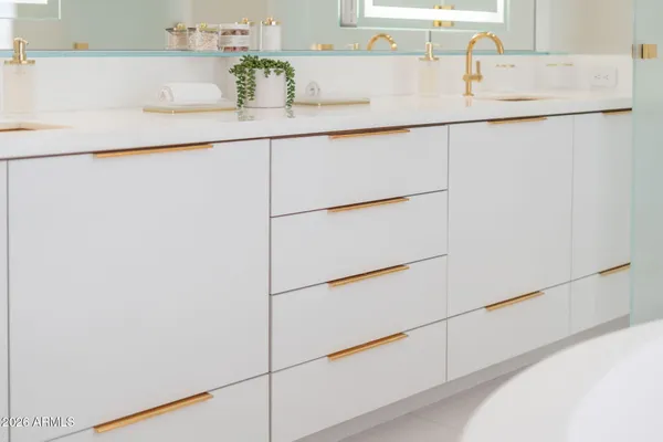 $18,000 | 6587 North Palmeraie Boulevard, Unit 2015, Paradise Valley, AZ 85253