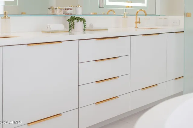 $20,000 | 6587 North Palmeraie Boulevard, Unit 2015, Paradise Valley, AZ 85253