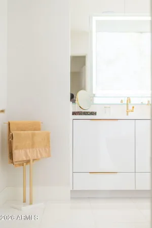 $18,000 | 6587 North Palmeraie Boulevard, Unit 2015, Paradise Valley, AZ 85253