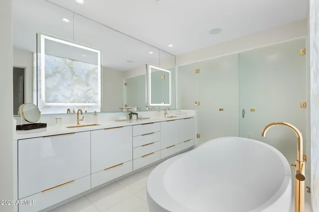 $20,000 | 6587 North Palmeraie Boulevard, Unit 2015, Paradise Valley, AZ 85253