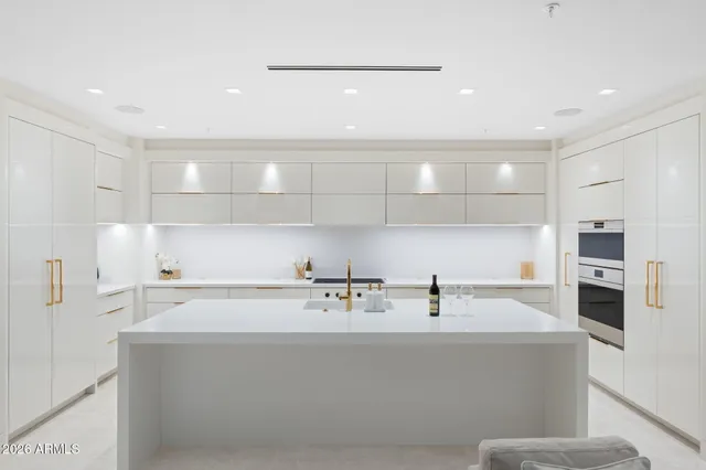 $20,000 | 6587 North Palmeraie Boulevard, Unit 2015, Paradise Valley, AZ 85253