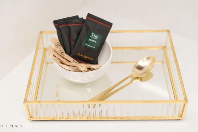 $20,000 | 6587 North Palmeraie Boulevard, Unit 2015, Paradise Valley, AZ 85253