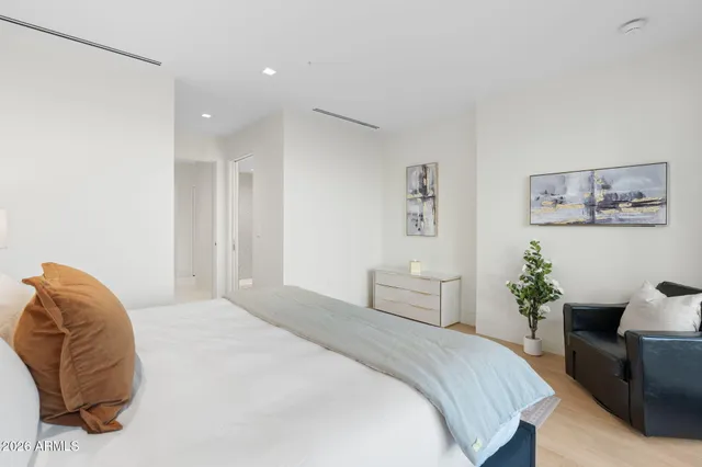 $20,000 | 6587 North Palmeraie Boulevard, Unit 2015, Paradise Valley, AZ 85253