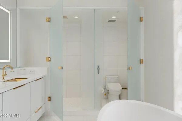 $18,000 | 6587 North Palmeraie Boulevard, Unit 2015, Paradise Valley, AZ 85253