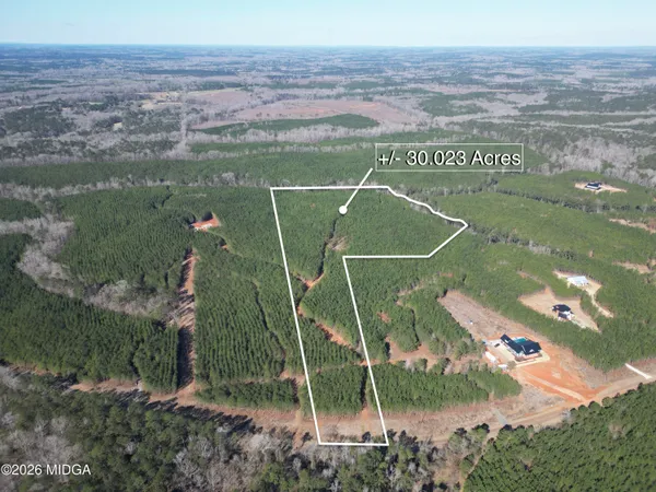 a view of a tennis court