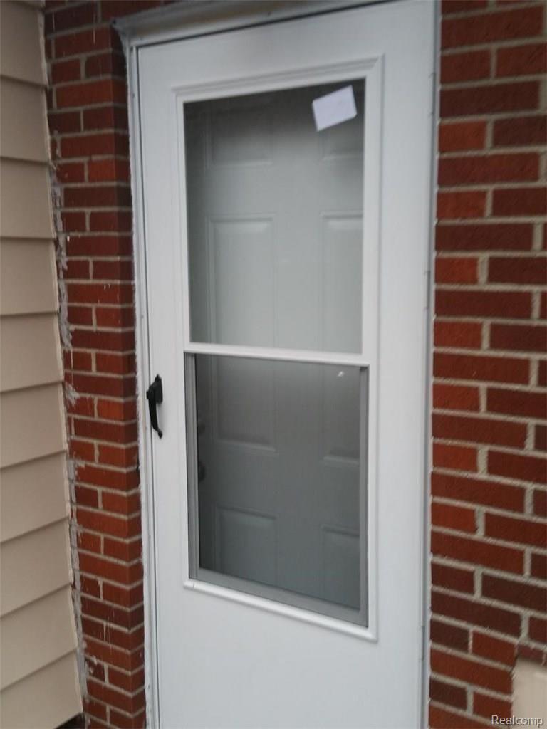 14012 Inkster Road Redford, MI 48239 - Photo 5 of 33 NEW SIDE ENTRY AND STORM DOOR.jpg