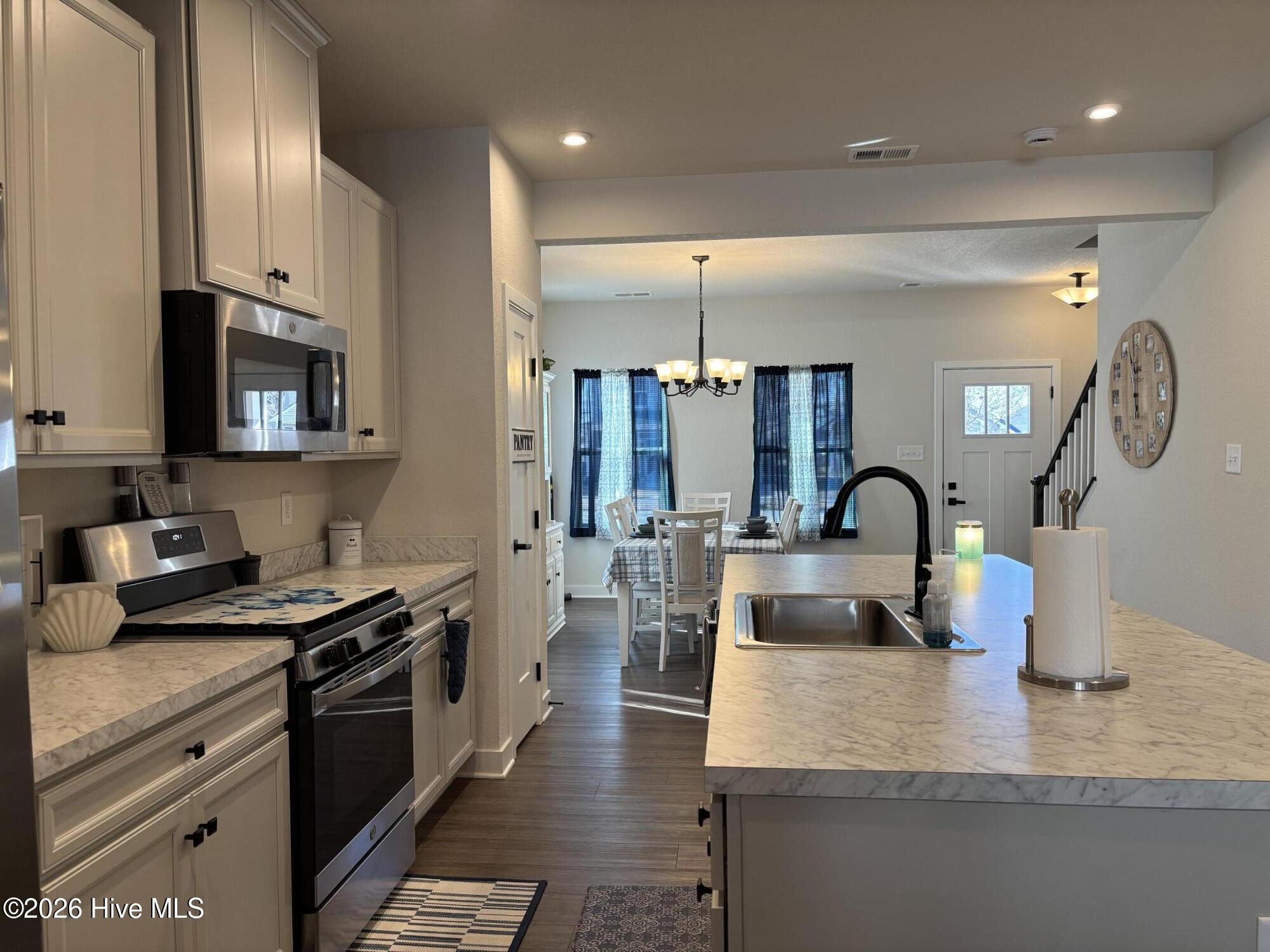 202 Winborne Loop Elizabeth City, NC 27909 - Photo 5 of 13 wb kitchen