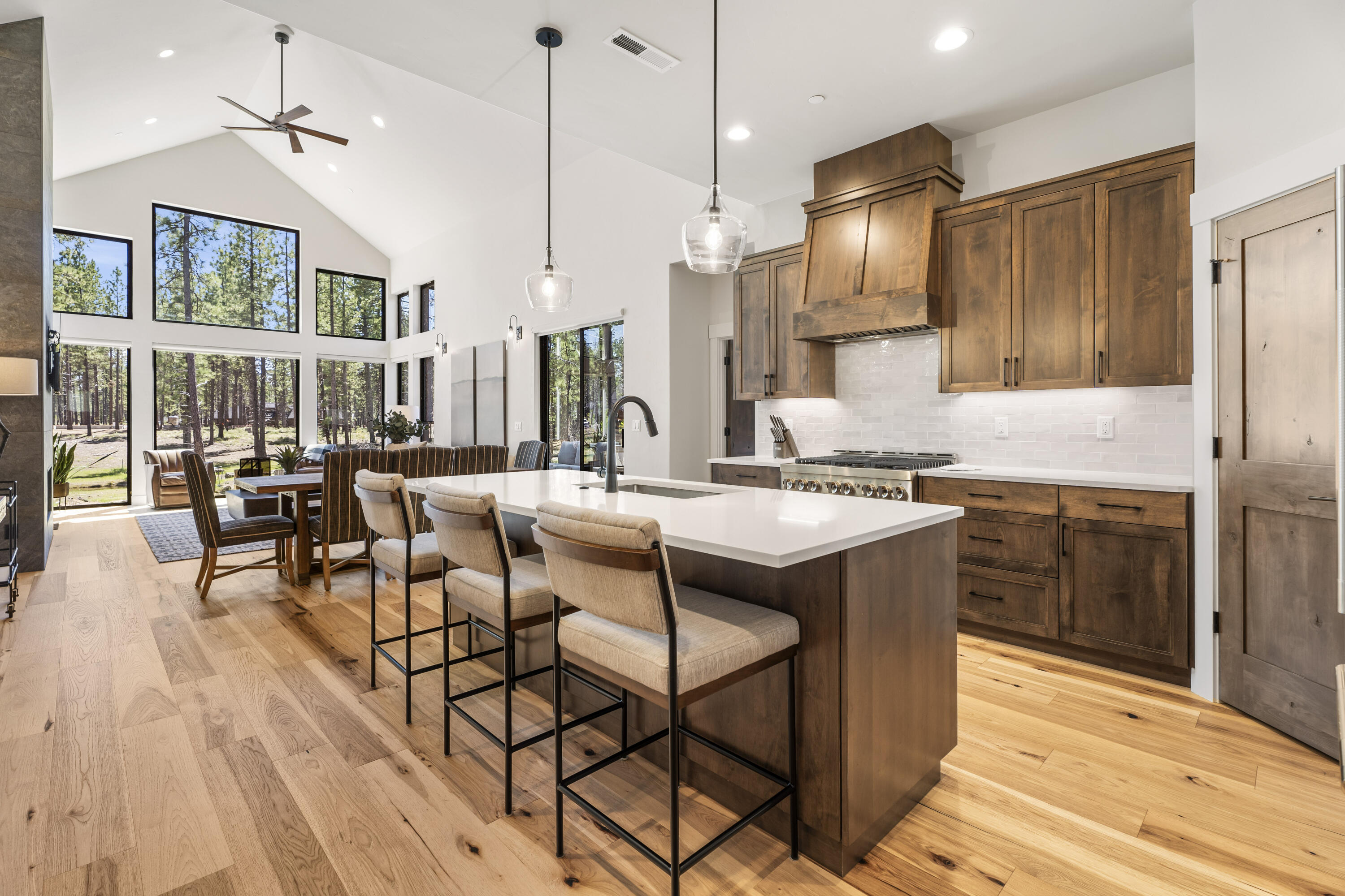 18171 Forestbrook Loop Bend, Unit 9 Bend, OR 97707 - Photo 5 of 41 14-Kitchen