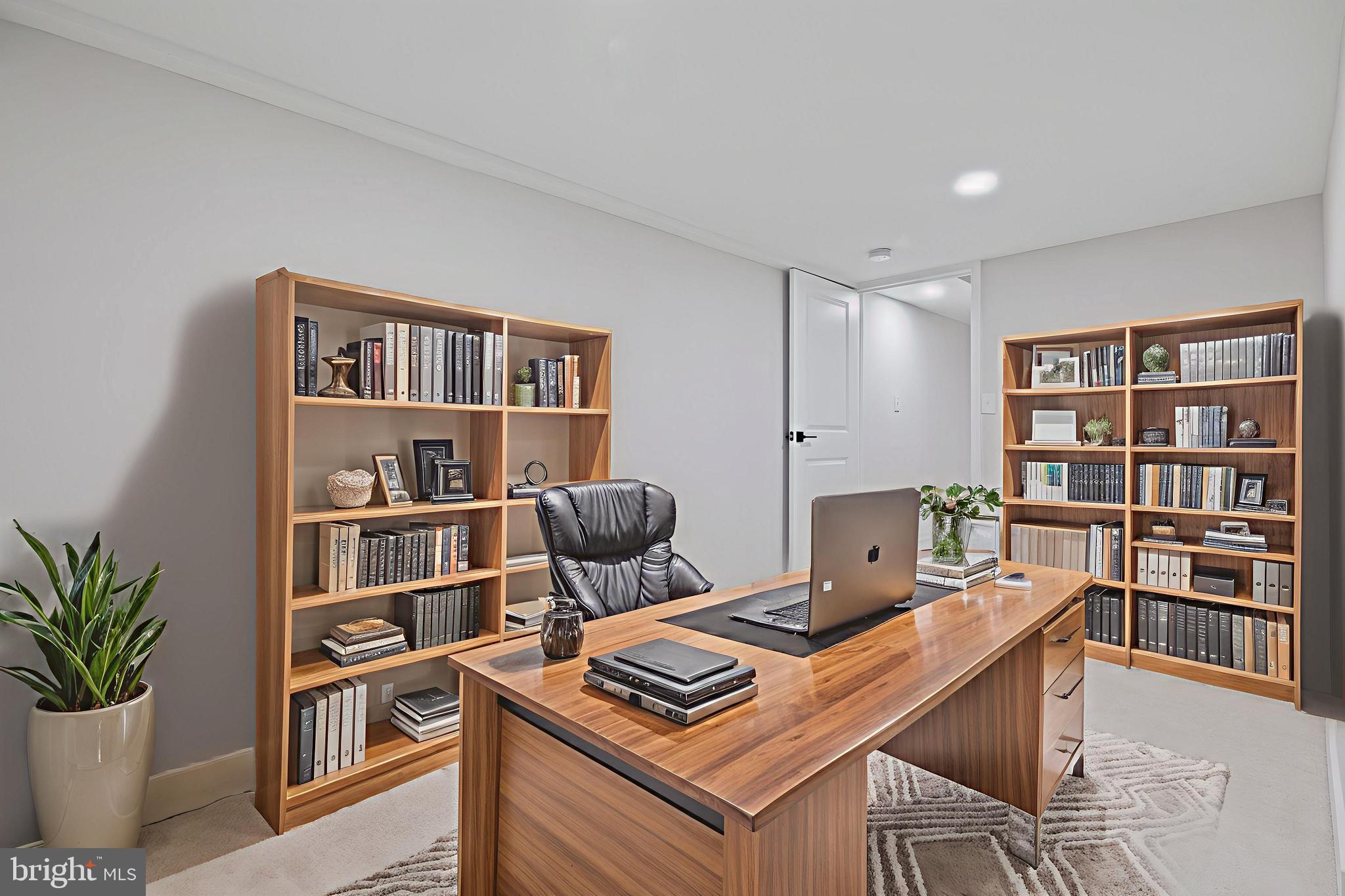 6712 Huntsman Boulevard Springfield, VA 22152 - Photo 35 of 47